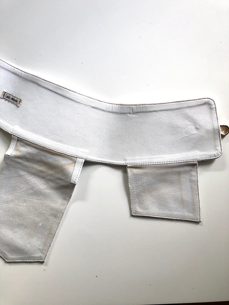 Boardroom Pocket Belt in Electric White - SAMPLE size 2